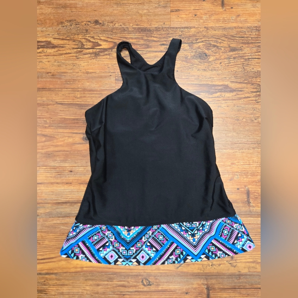 Racerback Tankini S black new directions top pristine  built in bra flattering
